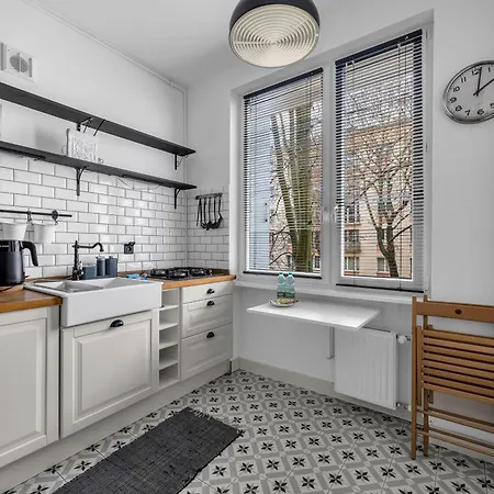 Bachmacka Modern Chic By Bookinghost * Warschau