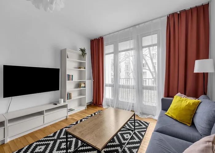 Bachmacka Modern Chic By Bookinghost * Warsaw